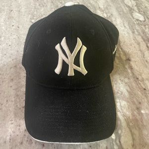 New York Yankee Hat Black Velcro Back wool and acrylic